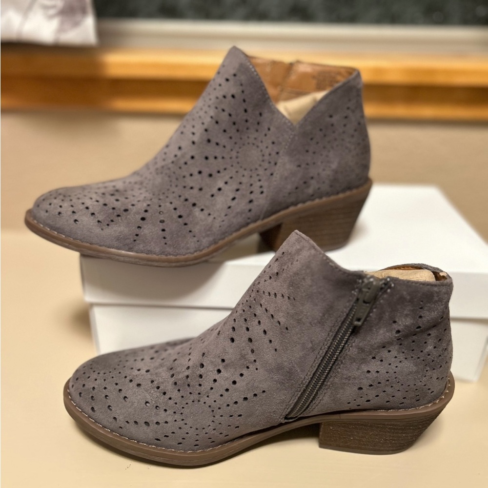 New In Box-Eurosoft Ankle Booties - Picture 5 of 6